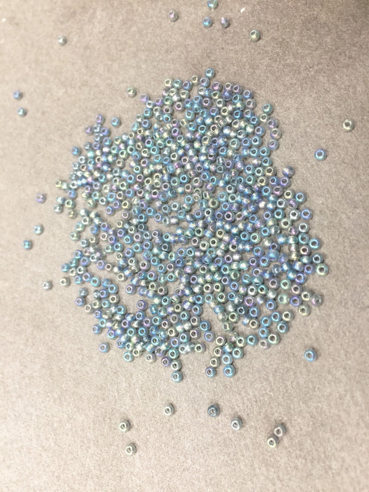 premium-greenish-blue-lustre-round-rocaille-seed-beads-11-0