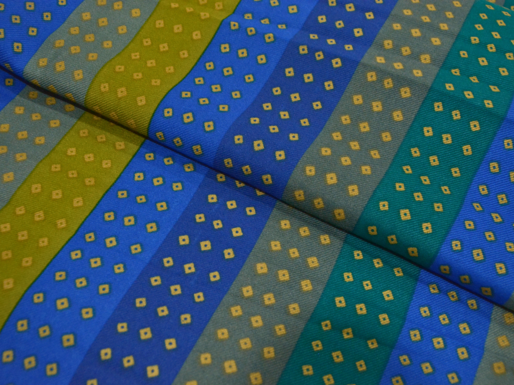 Multicolor Diamond Printed Semi Pashimna Woolen Fabric