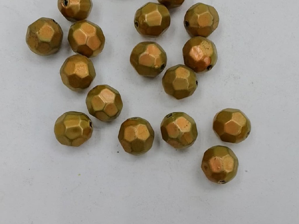 Golden Faceted Spherical Plastic Stones