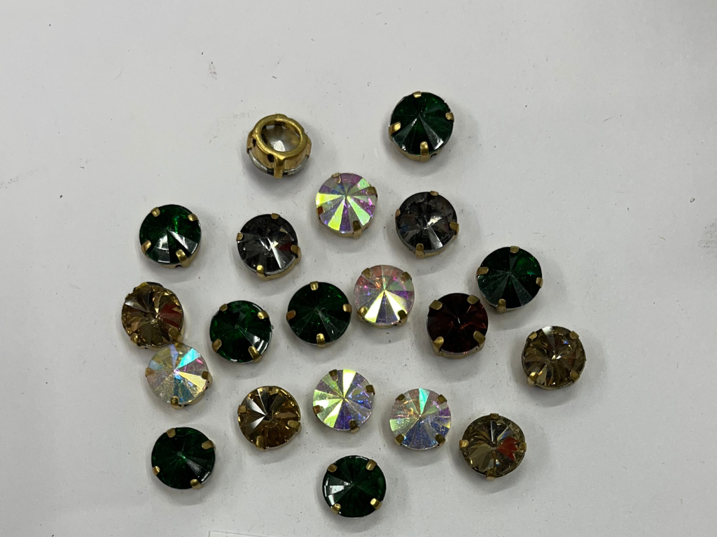 Multicolor Circular Glass Stones With Catcher (Wholesale)