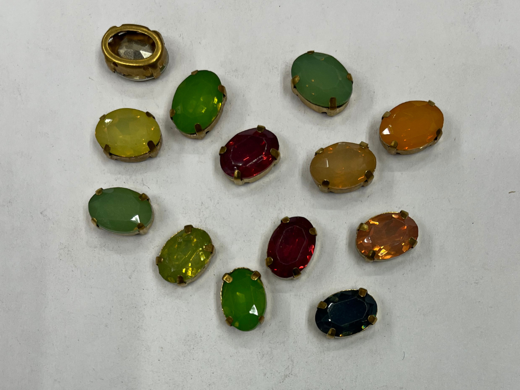 Multicolour Oval Glass Stones With Catcher (Wholesale)