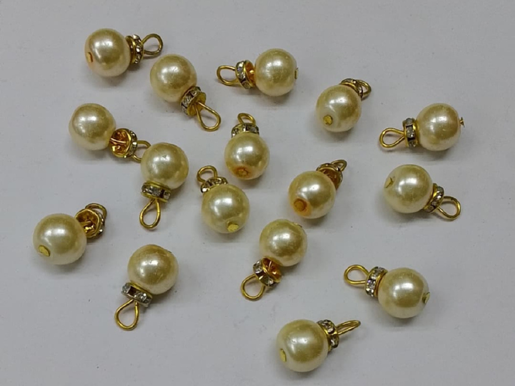 Cream Plastic Loreal Beads