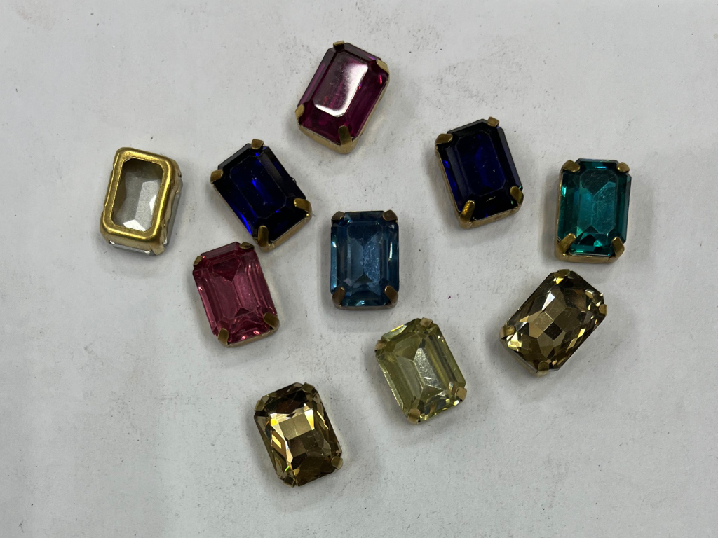 Multicolour Octagonal Glass Stones With Catcher