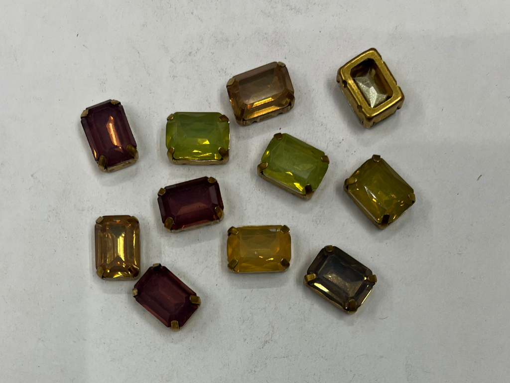 Multicolour Octagonal Glass Stones With Catcher