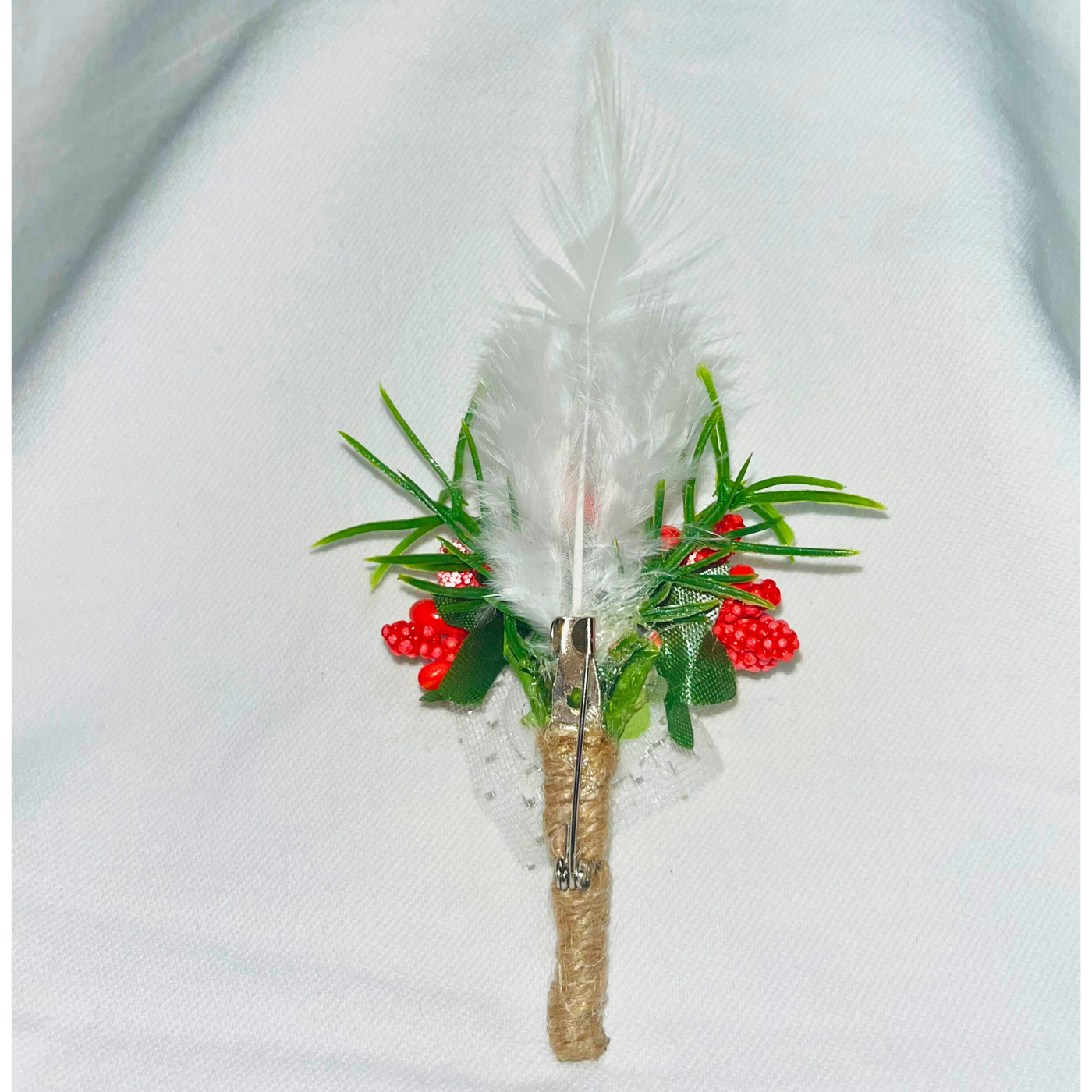 Red & White Faux Feather Flower Brooch ( Wholesale )