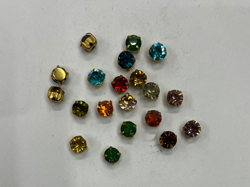 Multicolor Circular Glass Stones With Catcher