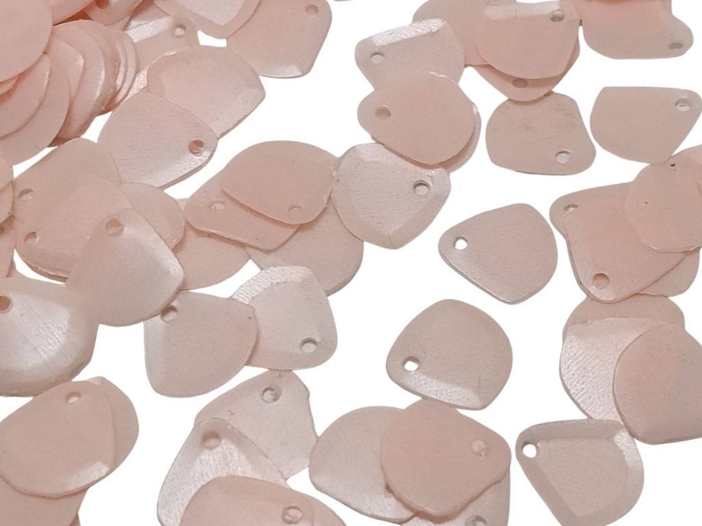 Light Peach Shell One Hole Plastic Sequins