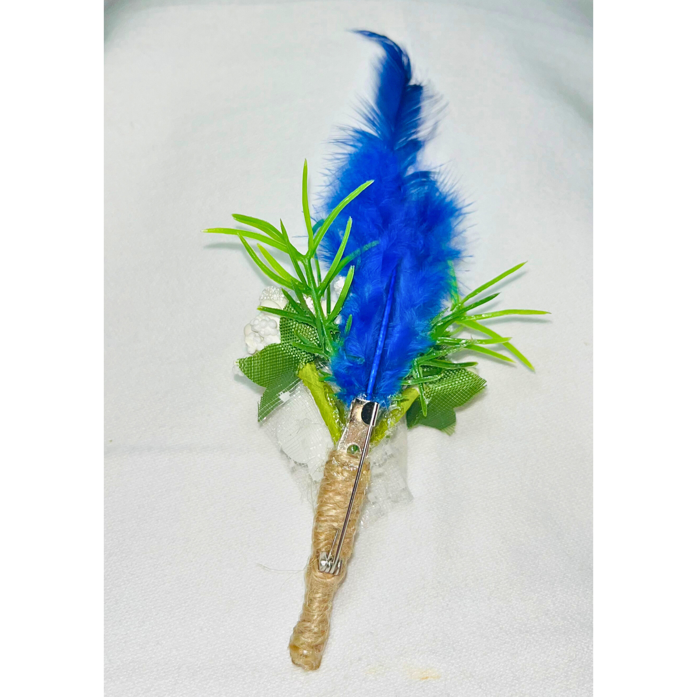 White Faux Feather Floral Brooch  ( Wholesale )