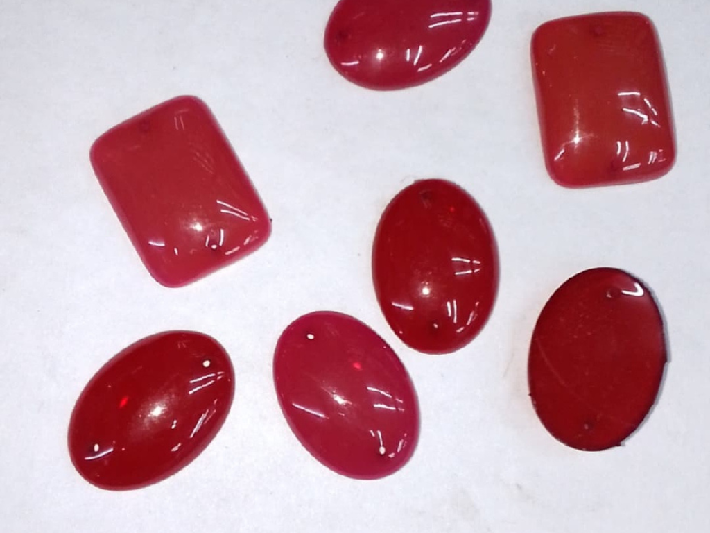 Deep Red Mix 2 Hole Plastic Stones