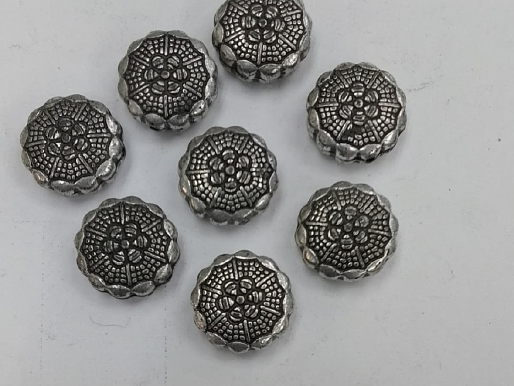 Silver Designer Flower Plastic Stones