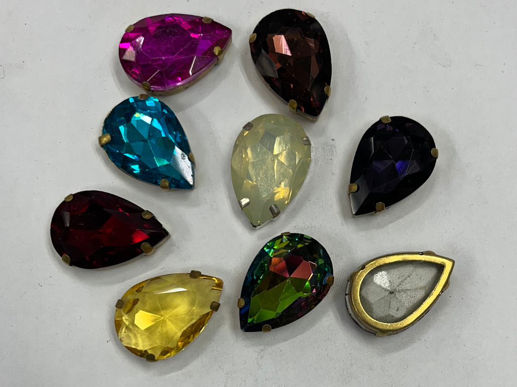 Multicolour Drop Glass Stones With Catcher (Wholesale)