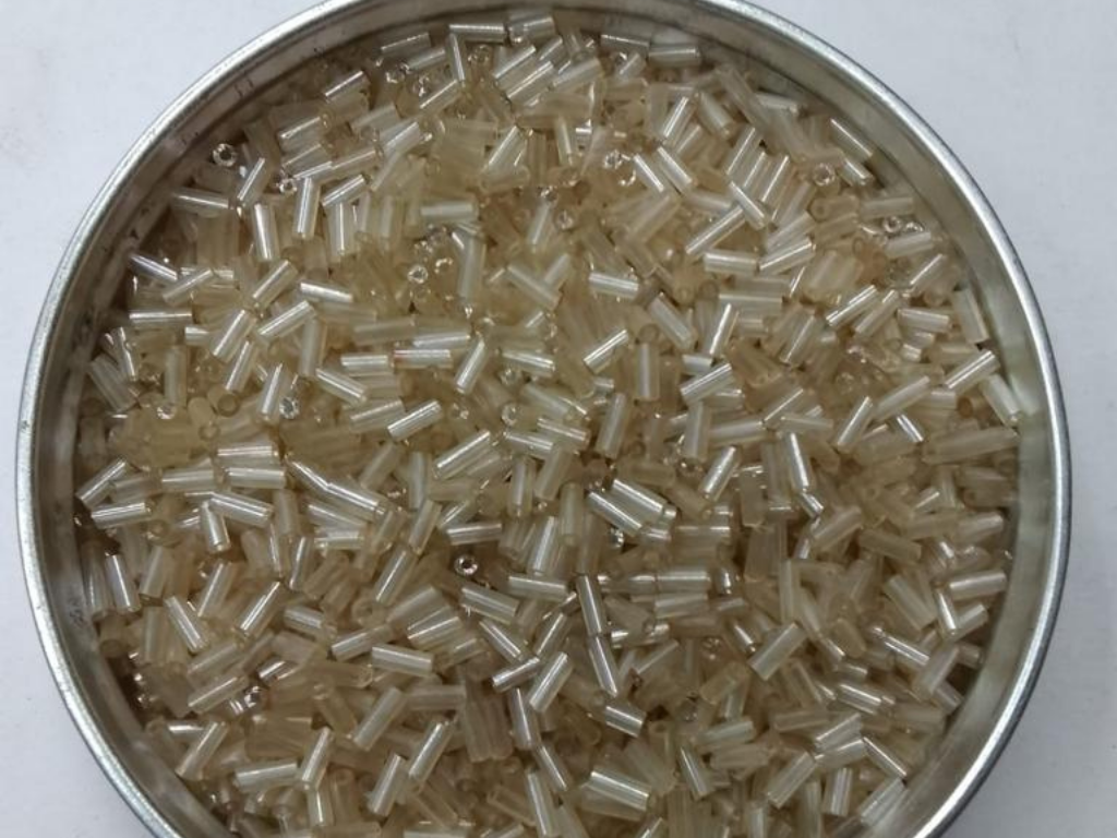 वाटर गोल्डन सिल्वरलाइन पाइप ग्लास सीड बीड्स- 4.5 मिमी