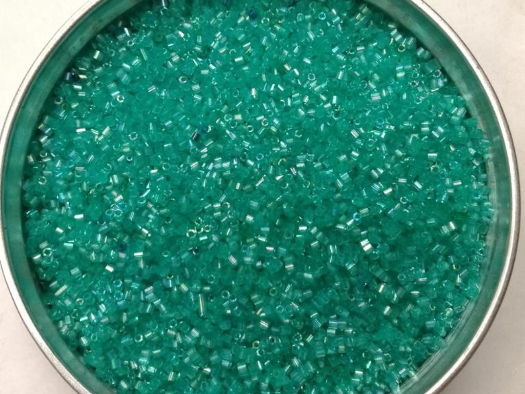 Green 2 Cut Glass Seed Beads- 1.5 mm (Wholesale)