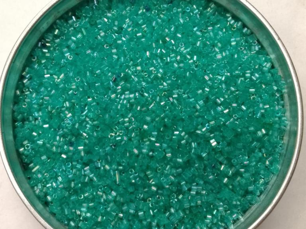 Green 2 Cut Glass Seed Beads- 1.5 mm