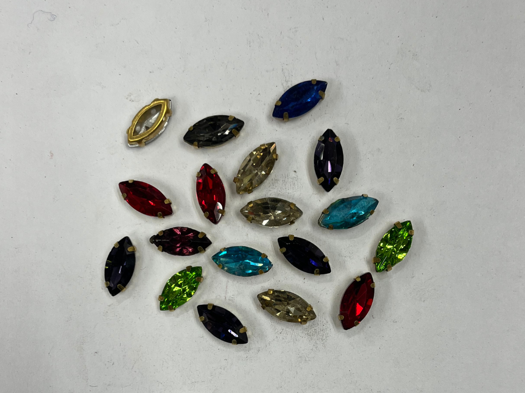 Multicolour Eye Glass Stones With Catcher (Wholesale)