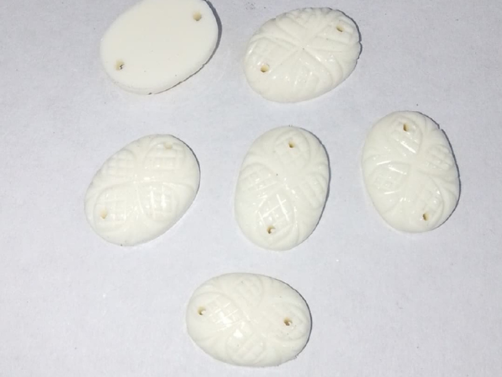 White Designer Oval 2 Hole Plastic Stones