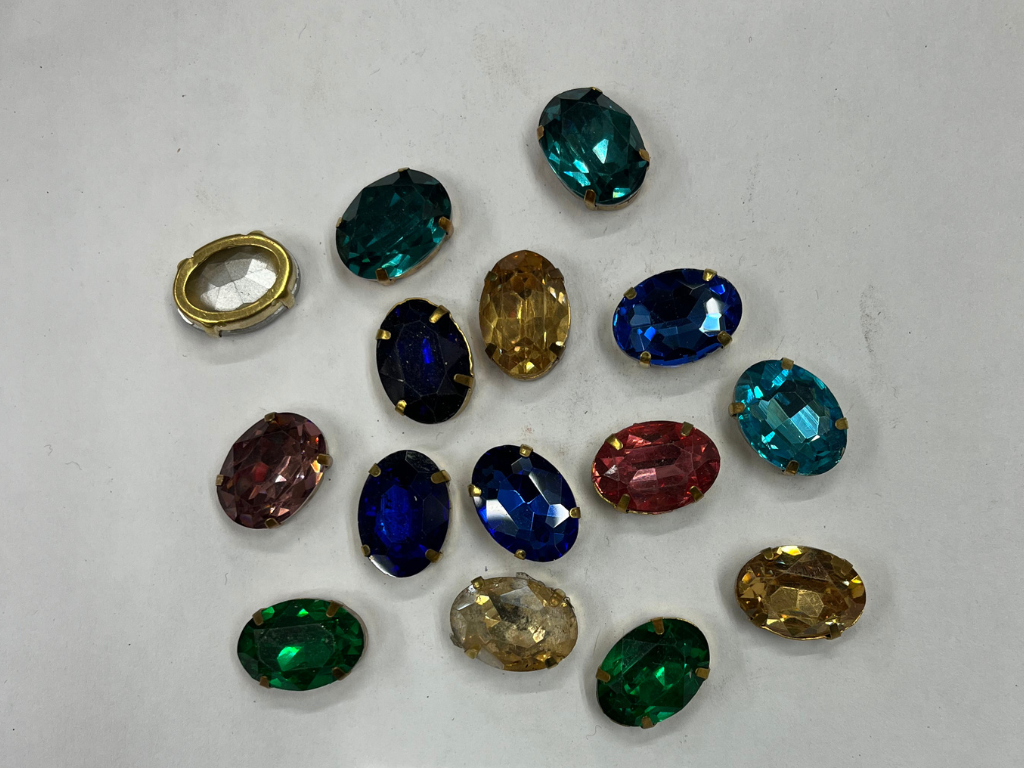 Multicolour Oval Glass Stones With Catcher