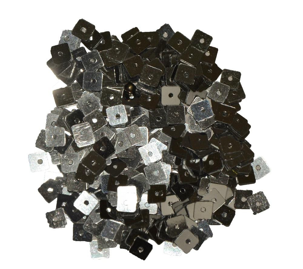 silver-square-centre-hole-plastic-sequins