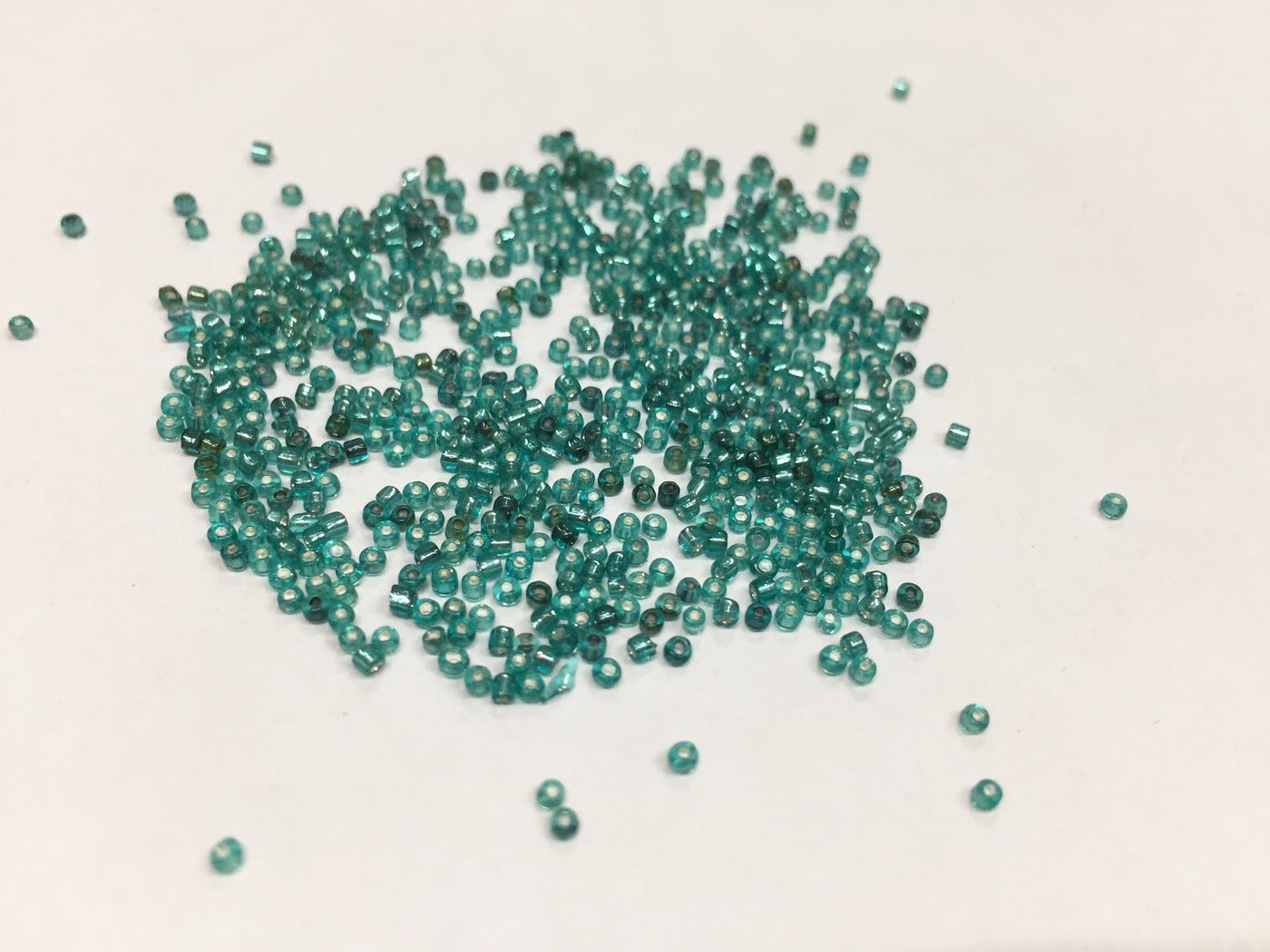 premium-sea-green-silverline-round-rocaille-glass-beads-15-0