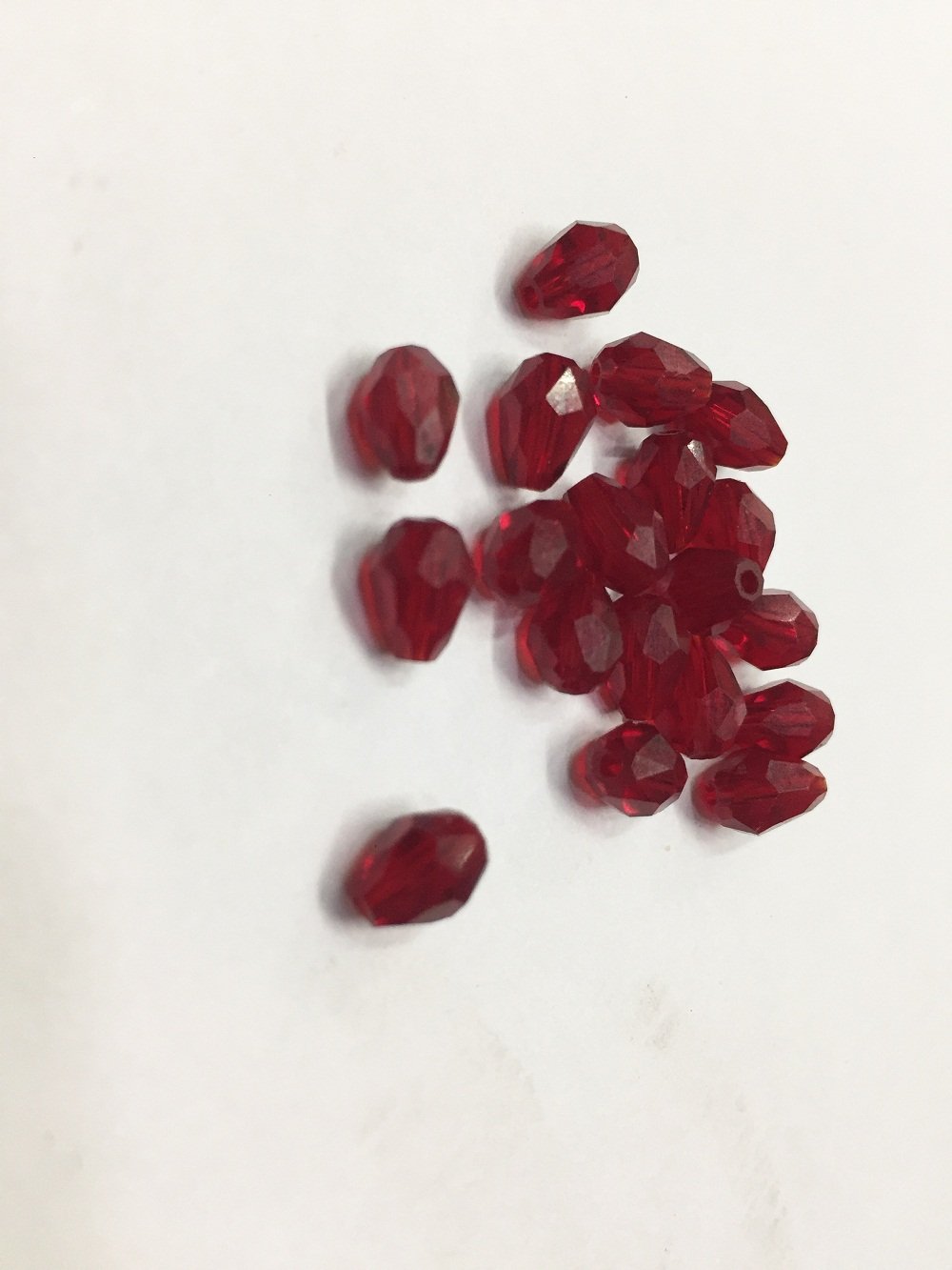 maroon-transparent-drop-shaped-crystal-glass-beads