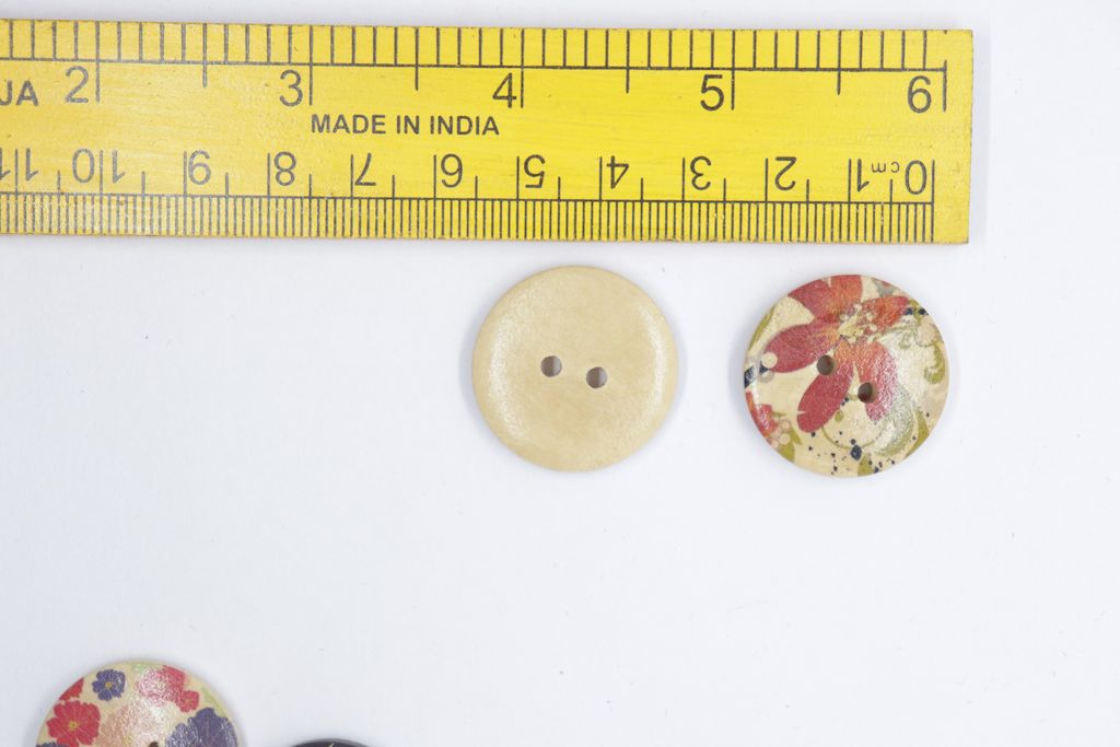 Multicolor Round Shaped 2 & 4 Hole Flower Wooden Buttons