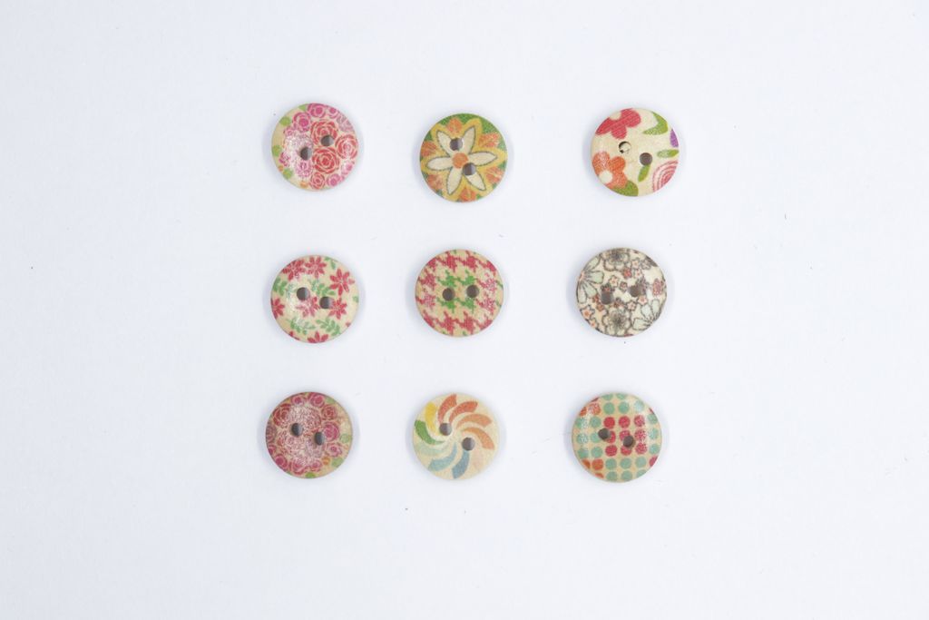 Multicolor Round Shaped Flower Designer 2 Hole Wooden Buttons