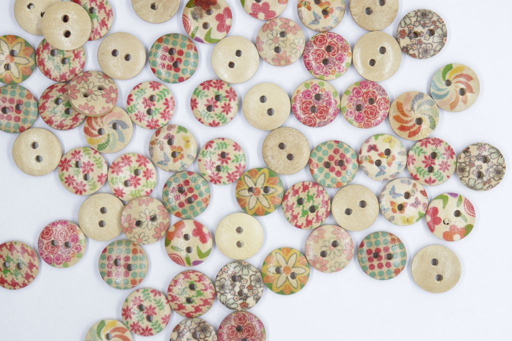 Multicolor Round Shaped Flower Designer 2 Hole Wooden Buttons