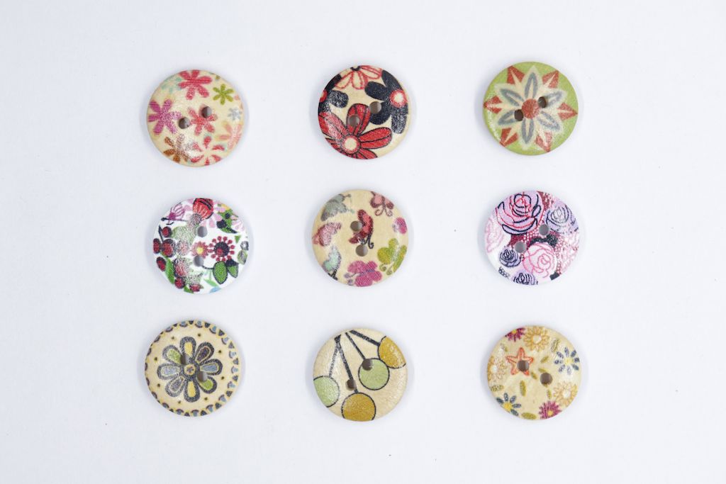 Multicolor Round Shaped 2 Hole Wooden Buttons