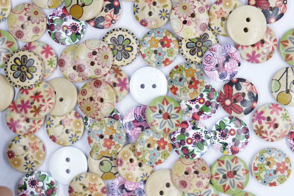 Multicolor Round Shaped 2 Hole Wooden Buttons