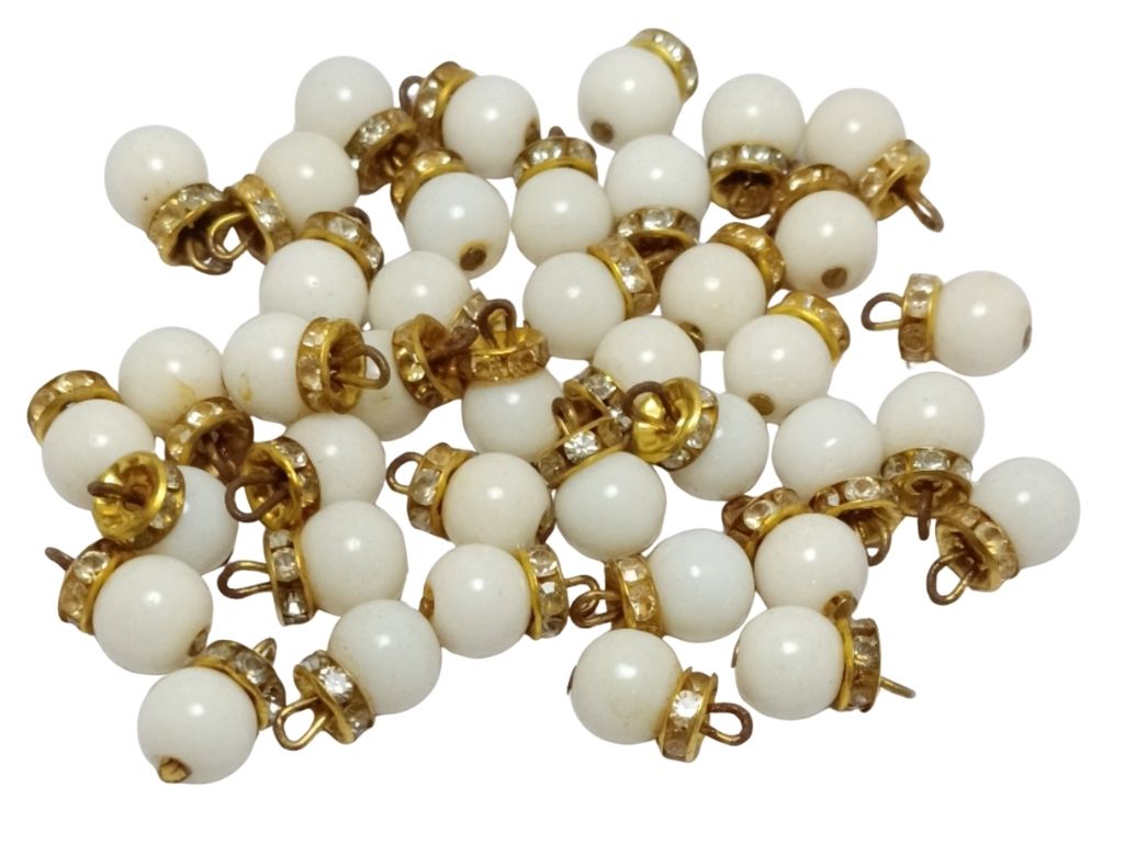 Off White Spherical Loreal Glass Beads