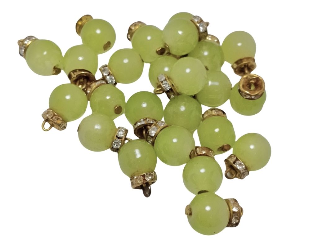 Green Spherical Loreal Glass Beads