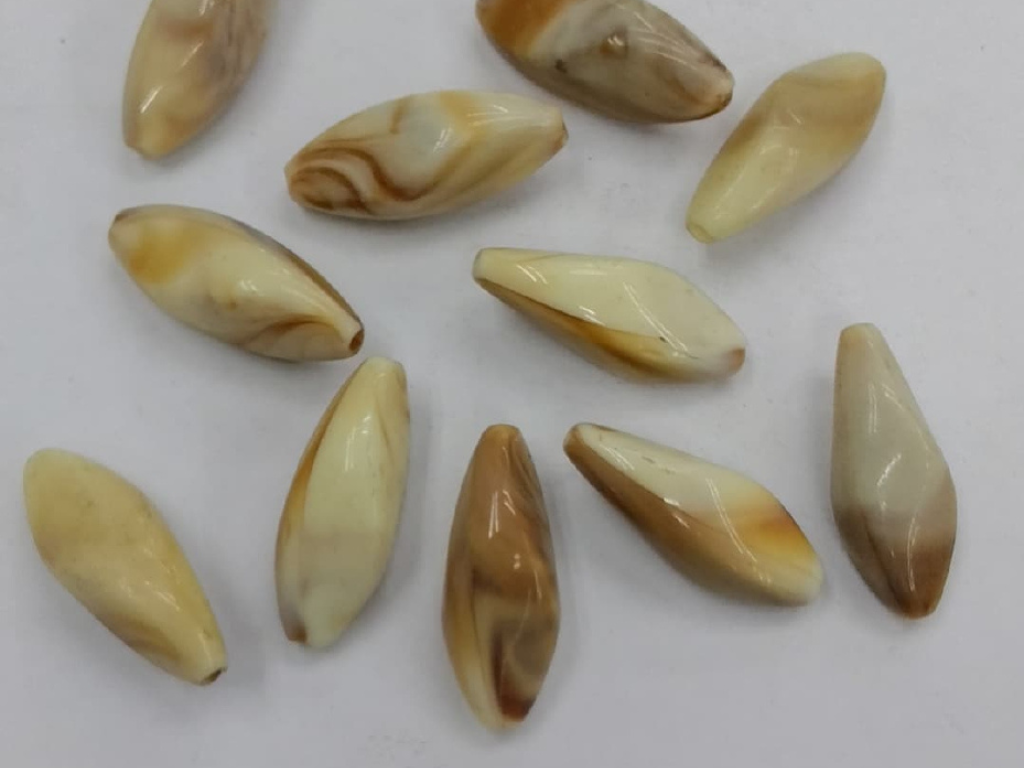 Light Cream & Brown Oval Plastic Stones