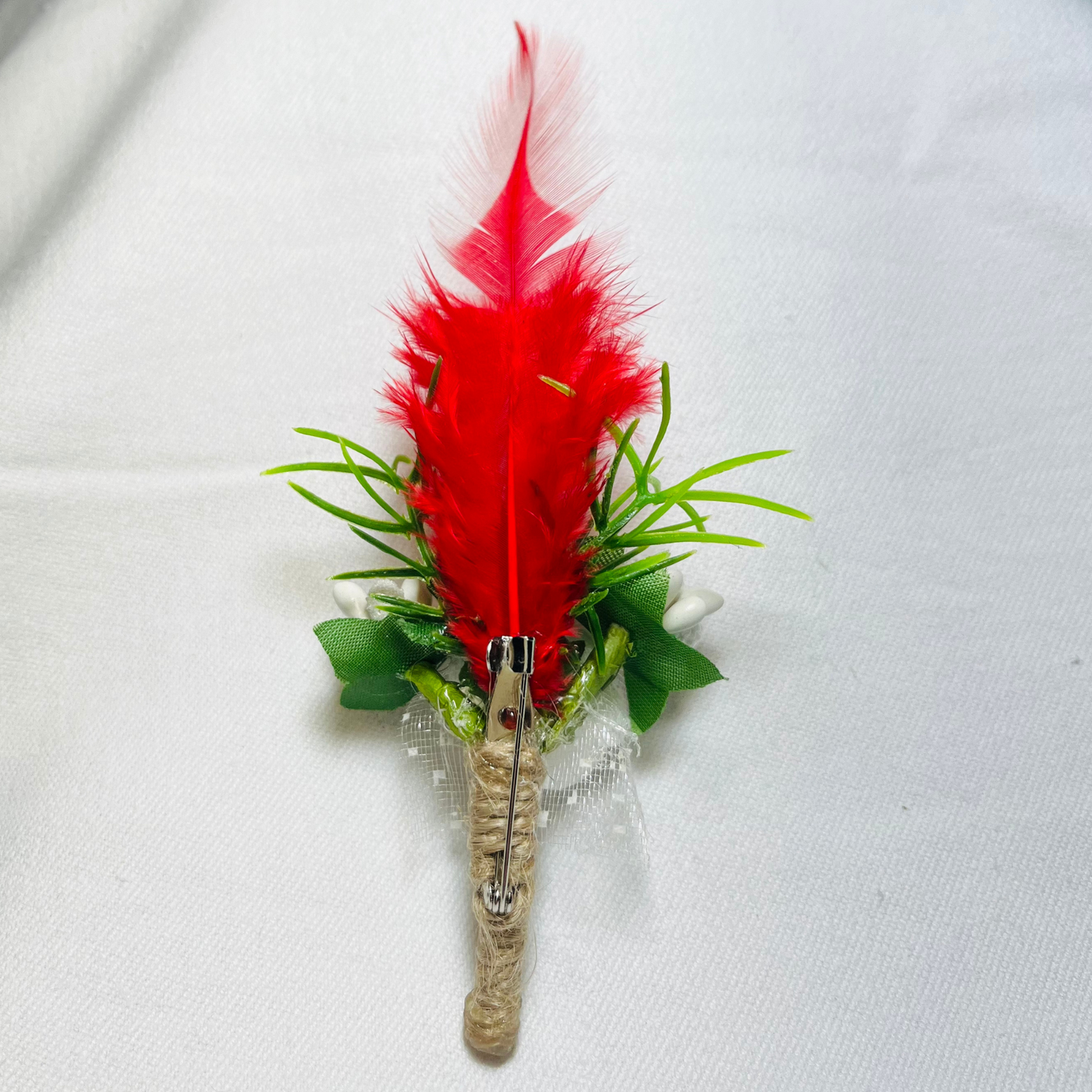 Red & White Faux Feather Flower Brooch ( Wholesale )