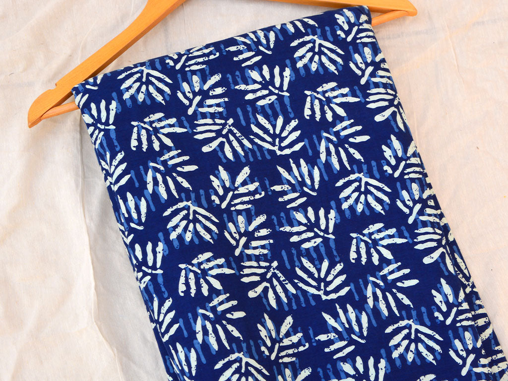 रॉयल ब्लू हैंडब्लॉक्ड शुद्ध मुल मुल कॉटन फ़ैब्रिक