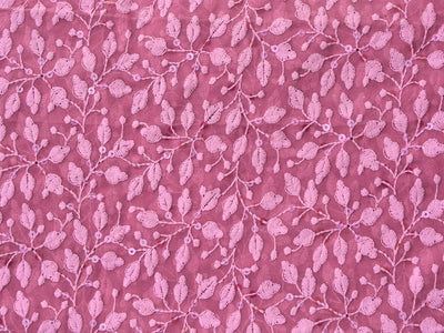 सैल्मन पिंक फ्लोरल लाइट थ्रेड कढ़ाई प्रीमियम जॉर्जेट फ़ैब्रिक