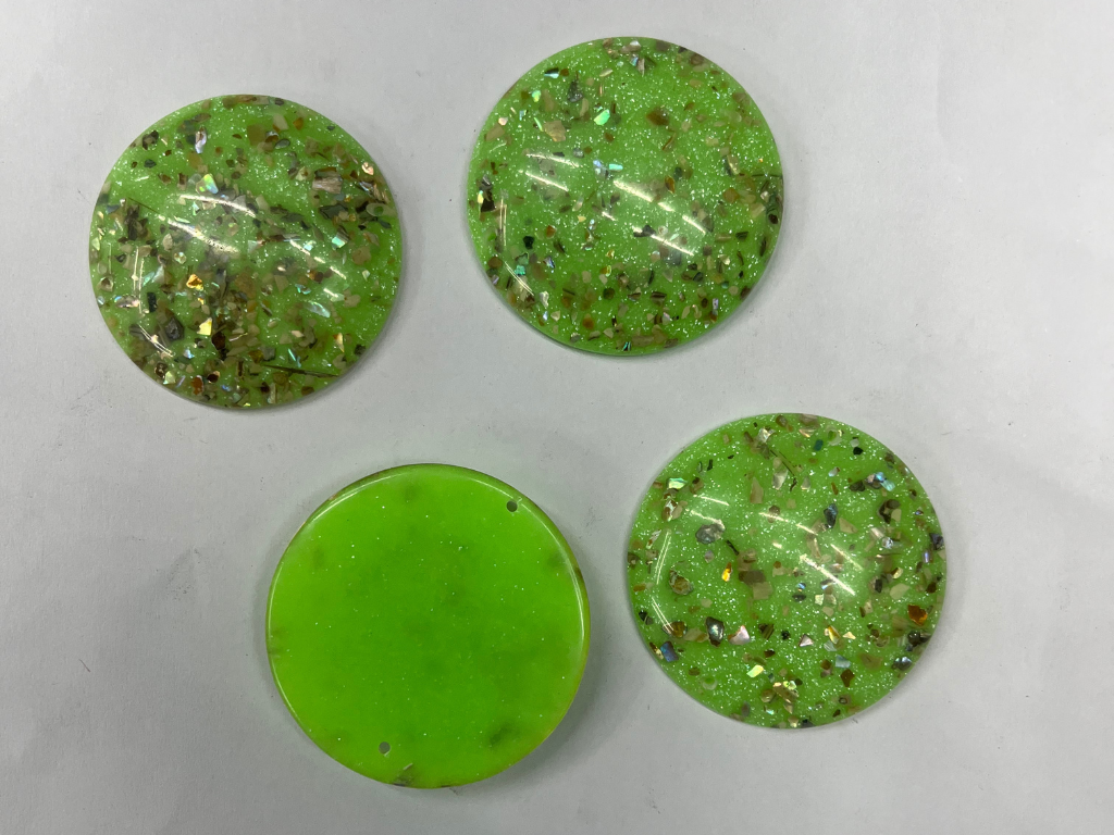 Green Circular Plastic Stones With Hole