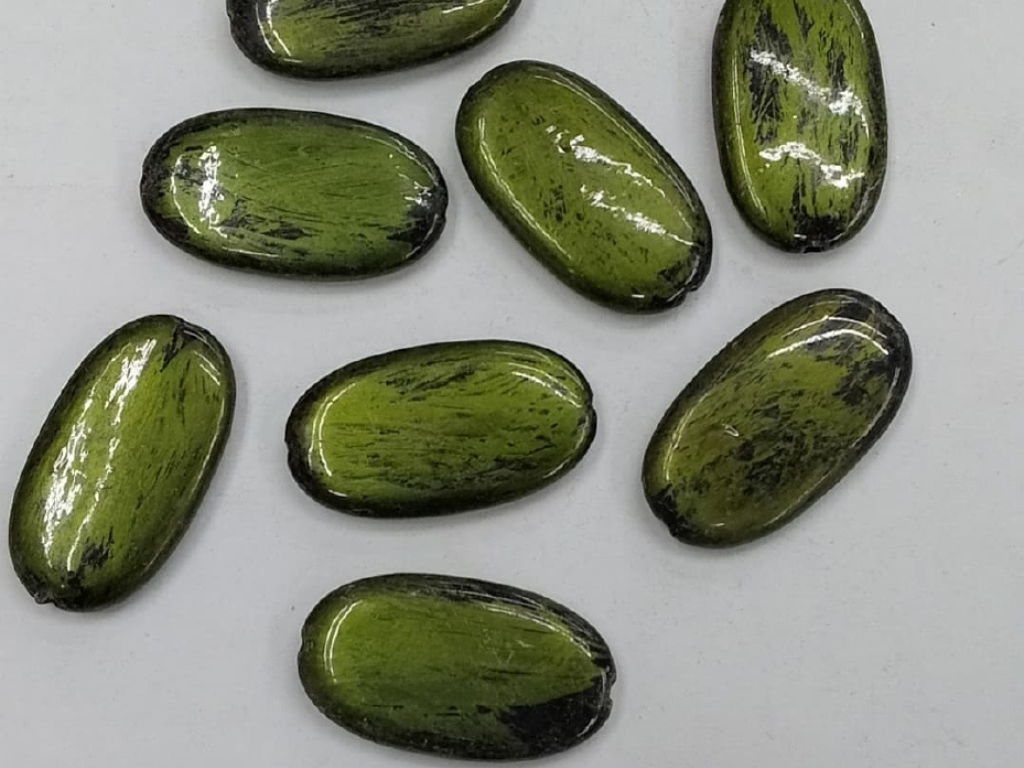 Green Flat Oval Plastic Stones