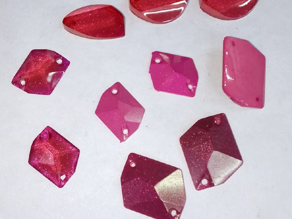 Pink & Red Mix 2 Hole Plastic Stone