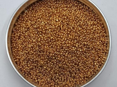 चमकीले सुनहरे गोल रोकेले ग्लास बीज मोती- 2 मिमी