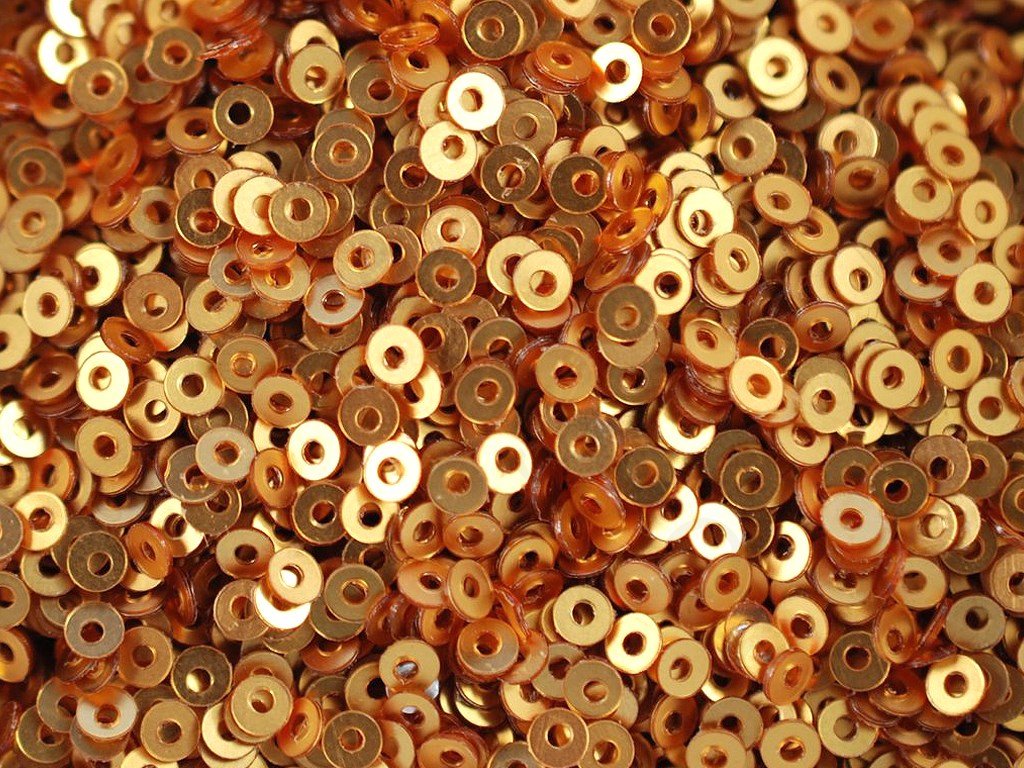 Golden Lustre Circular Plastic Sequins (1809418125346)