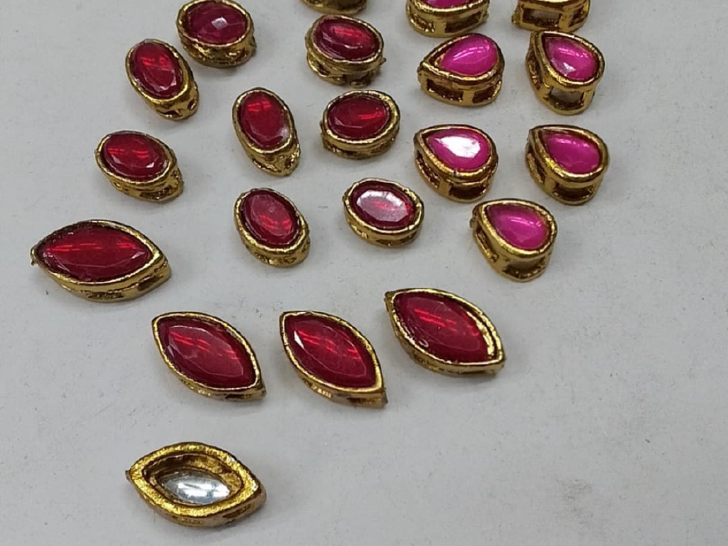 Magenta & Golden Mix Kundan Stone with Metal Base