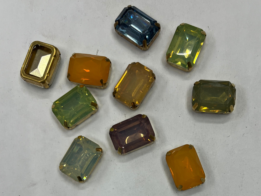 Multicolour Octagonal Glass Stones With Catcher