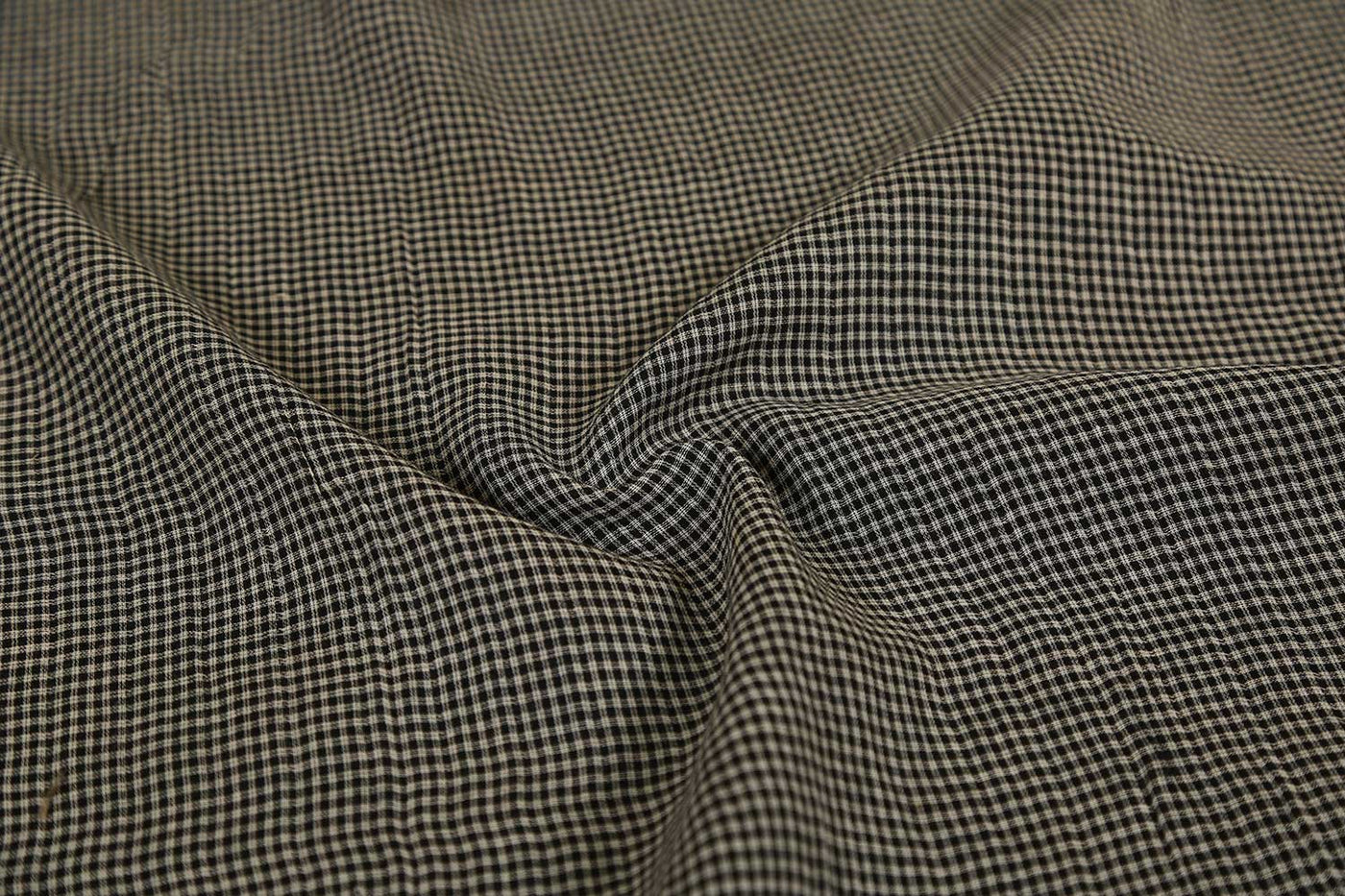 Precut of 1.5 Meters of Dark Gray & Black Checks Cotton Yarn Dyed Double Cloth Fabric