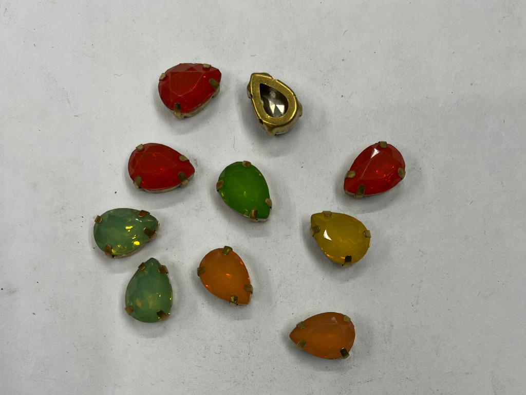 Multicolour Drop Glass Stones With Catcher (Wholesale)