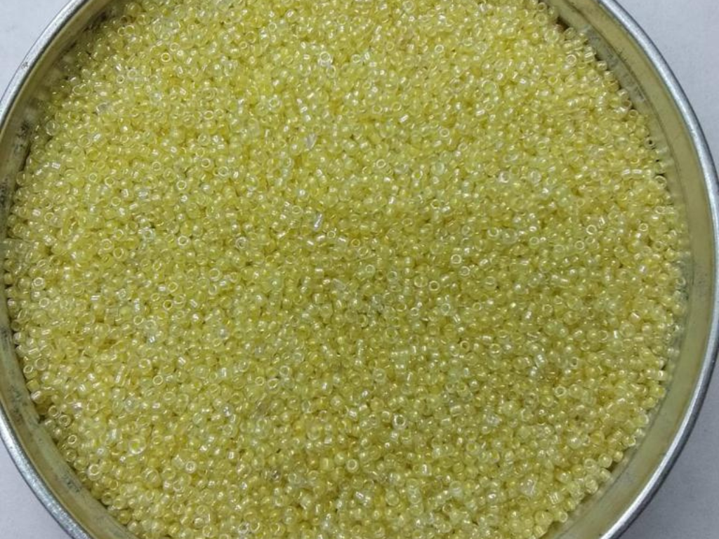 Light Yellow Inside Color Round Rocaille Glass Seed Beads
