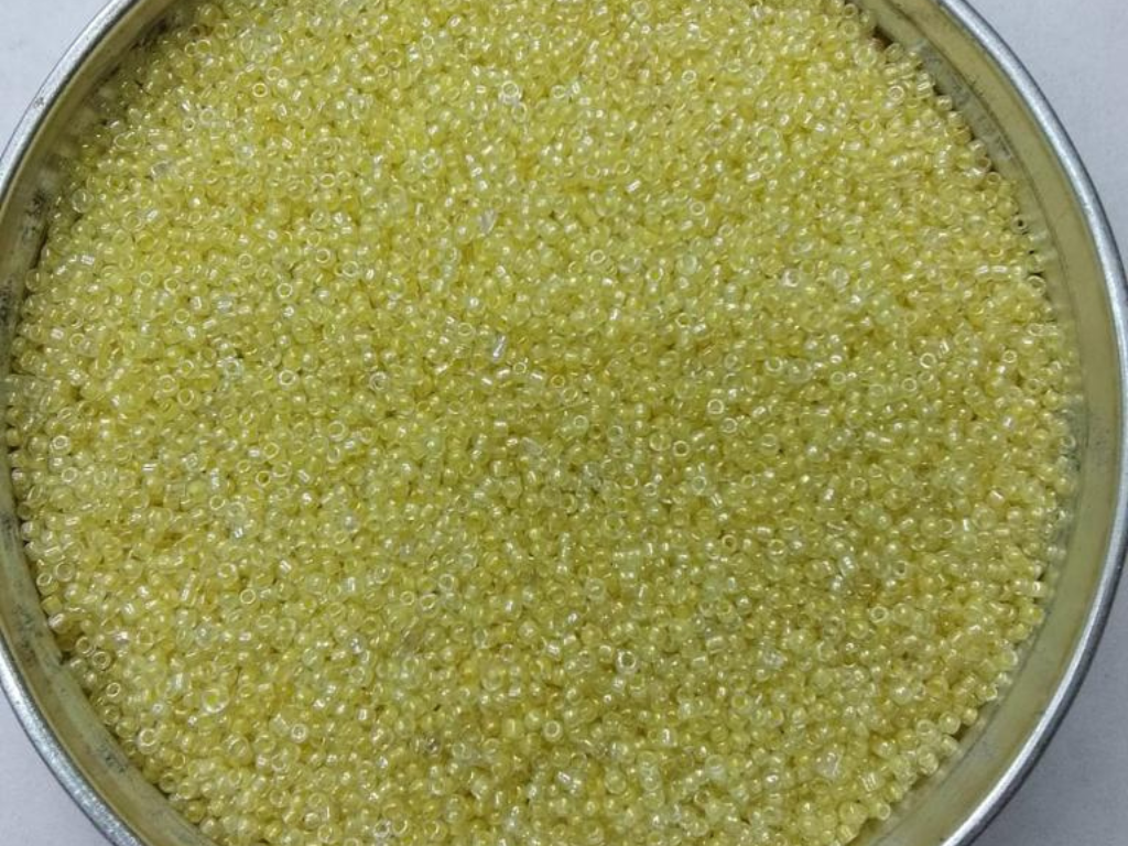 Light Yellow Inside Color Round Rocaille Glass Seed Beads (Wholesale)