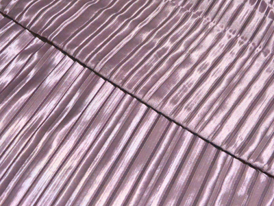 बेबी पिंक प्लेन क्रश्ड प्लीटेड साटन फ़ैब्रिक