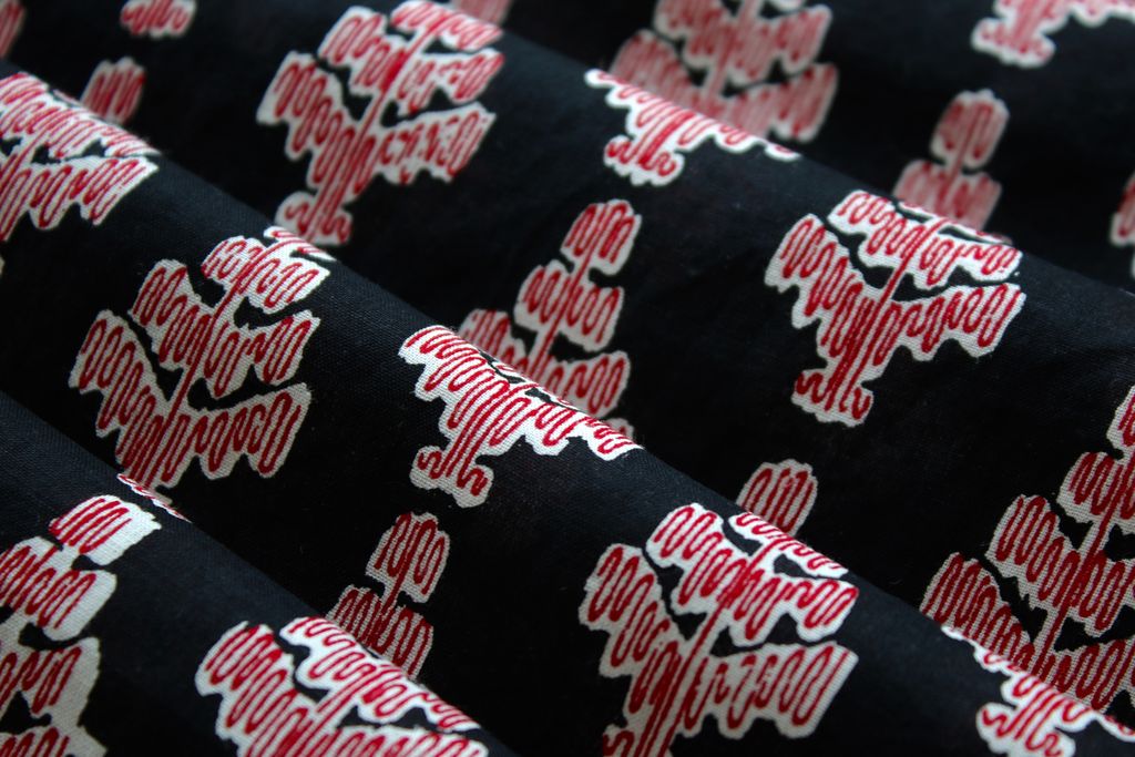 Black And Red Abstract Printed Pure Cotton Fabric