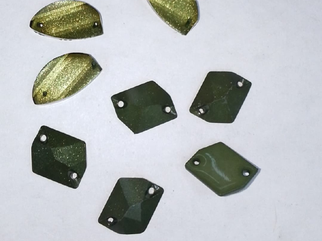 Green Shimmer 2 Hole Plastic Stones