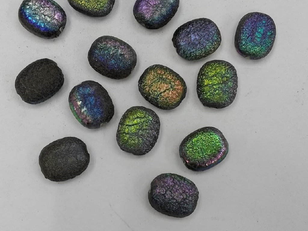 Multicolor Flat Oval Plastic Stones